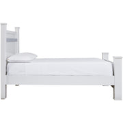 Jallory White Queen Poster Bed - bellafurnituretv