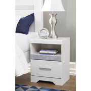 [SPECIAL] Jallory White Footboard Storage Platform Bedroom Set - bellafurnituretv