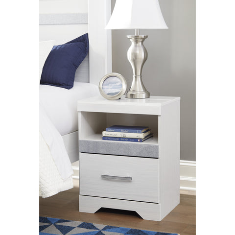 [SPECIAL] Jallory White Footboard Storage Platform Bedroom Set - bellafurnituretv