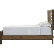 Chadbrook Brown Queen Panel Bed - bellafurnituretv