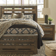 Chadbrook Brown Queen Panel Bed - bellafurnituretv