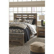 Chadbrook Brown Queen Panel Bed - bellafurnituretv