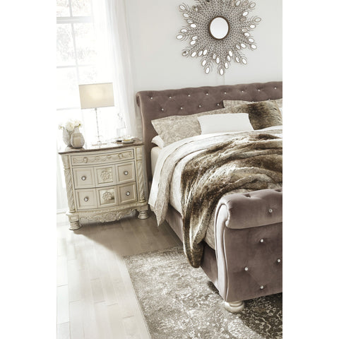 Cassimore Gray Queen Upholstered Bed - bellafurnituretv