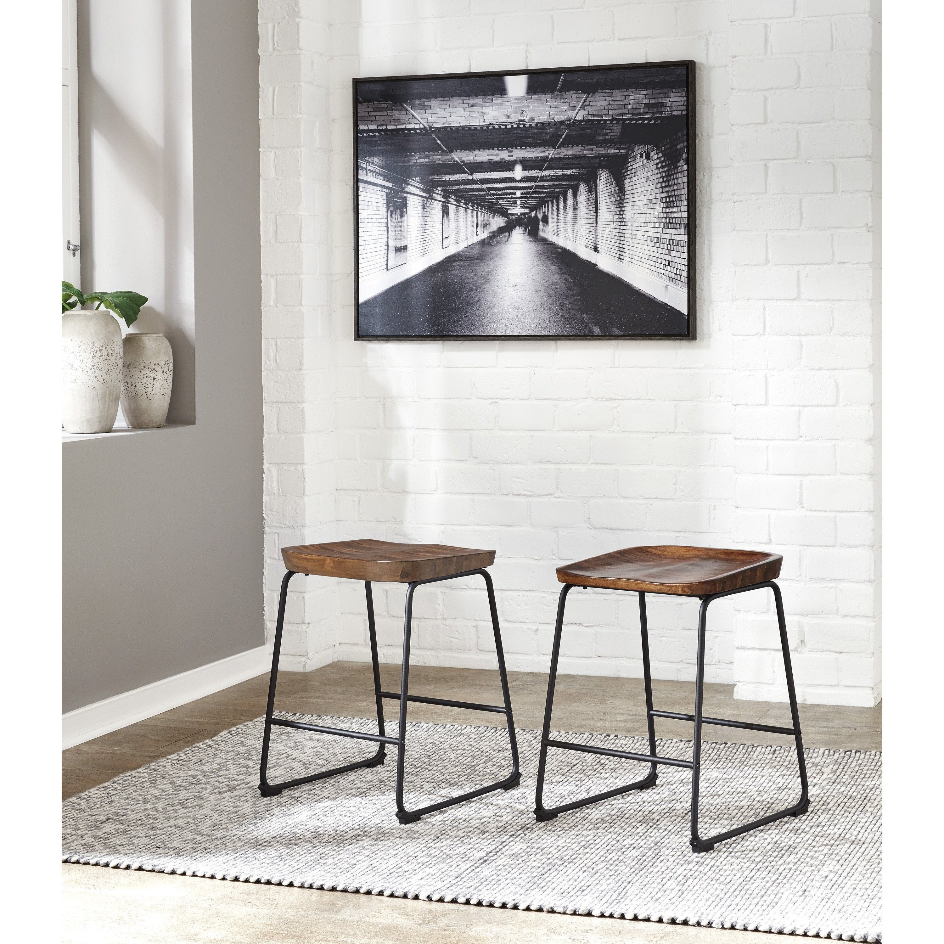 Showdell Brown Black Bar Stool Set of 2 Bella Furniture